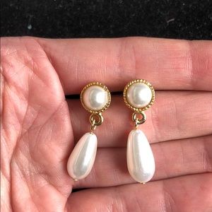 Costume Jewelry: Gold and Pearl Drop Earrings